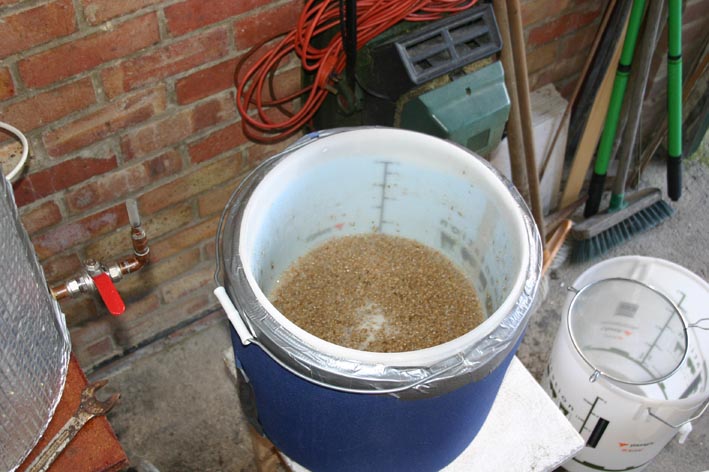 mash tun ready for batch sparge