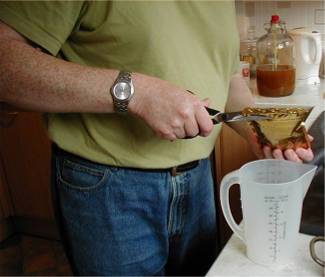 Opening the beer yeast smackpack